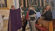 Msza św. w intencji Jakuba Leśnikowskiego w pierwszą rocznicę urodzin i Droga Krzyżowa, 14.03.2025_9